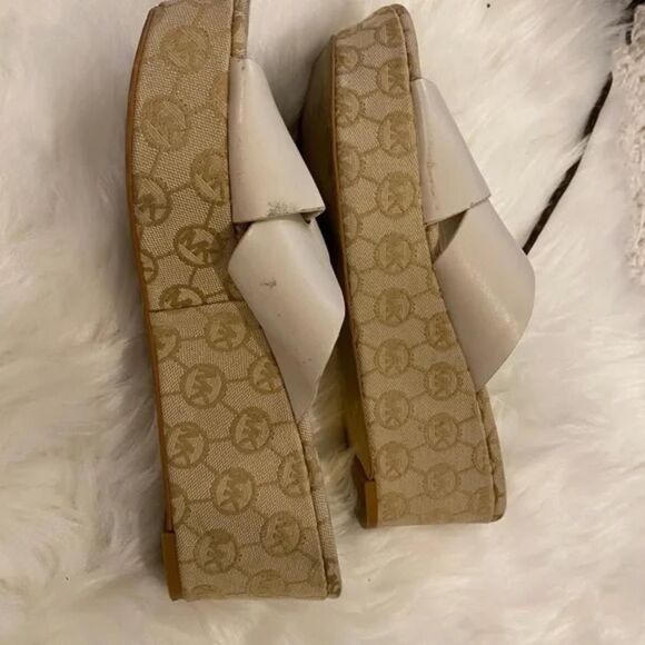Micheal by Micheal Kors Wedge Slip-on Sandals. Off White/Gold, Sz 8 - Picture 3 of 8